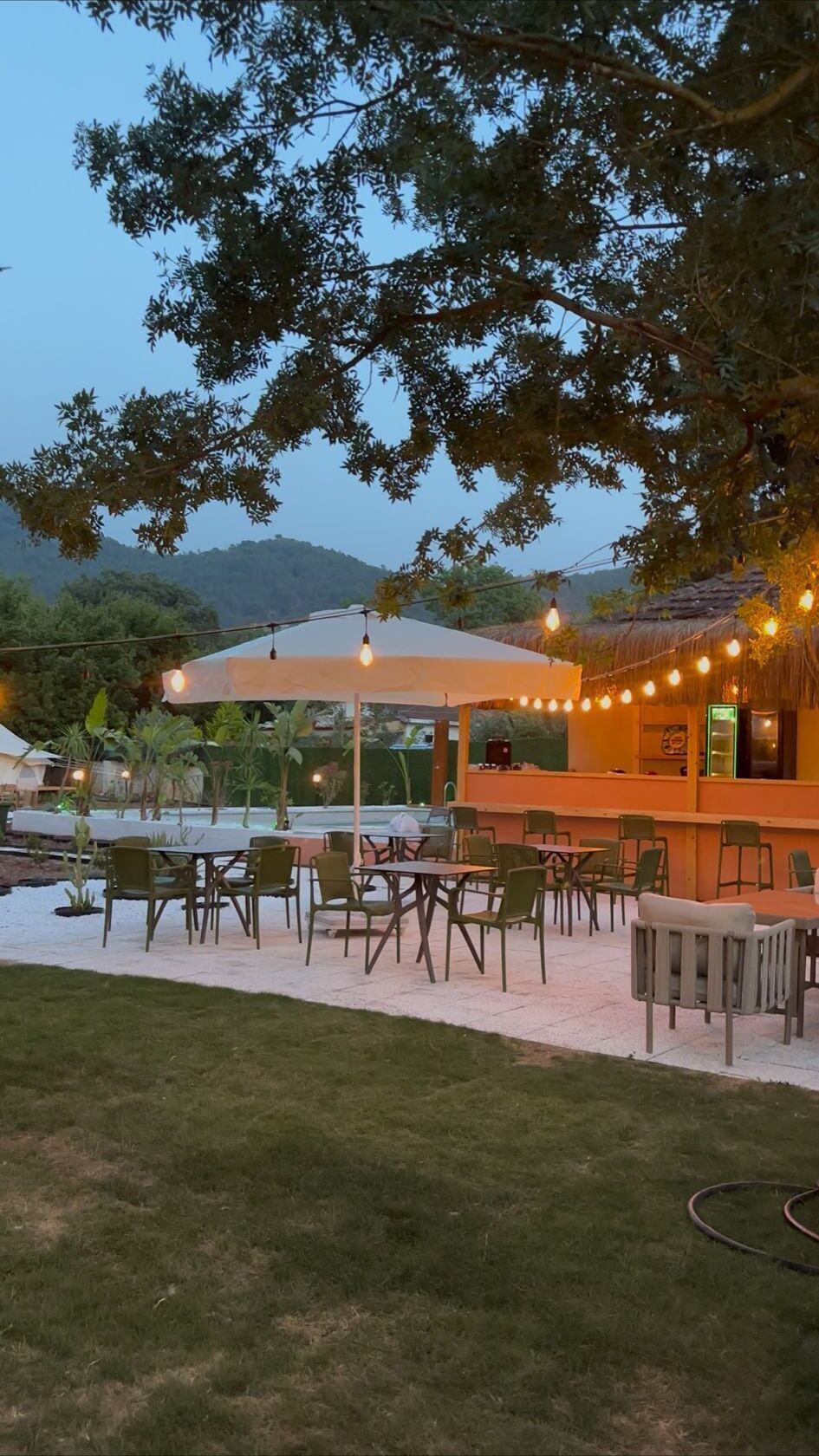 Vista frontal de la propiedad