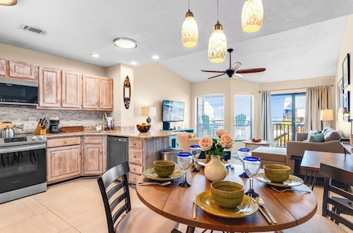 Ocean Mile K-10, Poolside views, Beach View, Beach Gear Credit with Booking