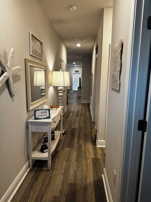 Interior - Perfect 3-bedroom house with AC in adorable Milton (Milton)