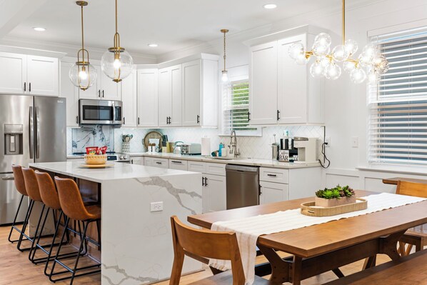 Private kitchen - Stylish 4BR/3BA Near Downtown Greenville (Greenville)