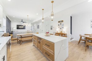 Dining - Stylish 4BR/3BA Near Downtown Greenville (Greenville)