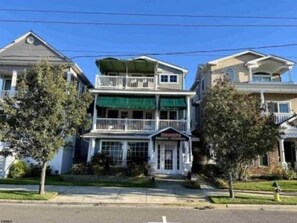 Exterior - Downtown - 3.5 Blocks to Beach & Boardwalk / Top-Floor Condo with Deck & Parking (Ocean City)