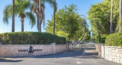 The Meadow - Private Ranch Escape with Beautiful Track Views
