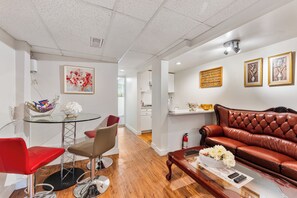 Interior - Private 3BR Suite near UBC & Beaches (Vancouver)