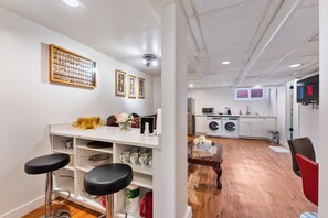 Dining - Private 3BR Suite near UBC & Beaches (Vancouver)