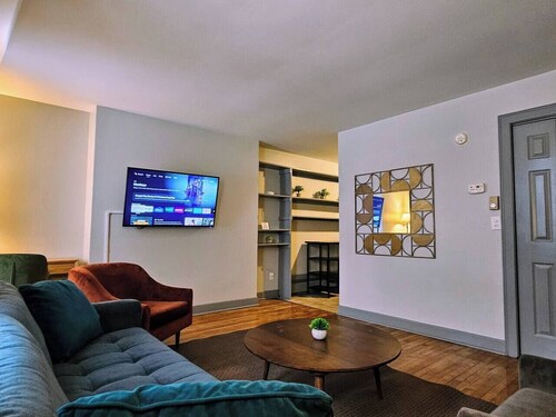 Modern & Homey 1BD/1BA Fl 1 Apt @ Downtown Albany