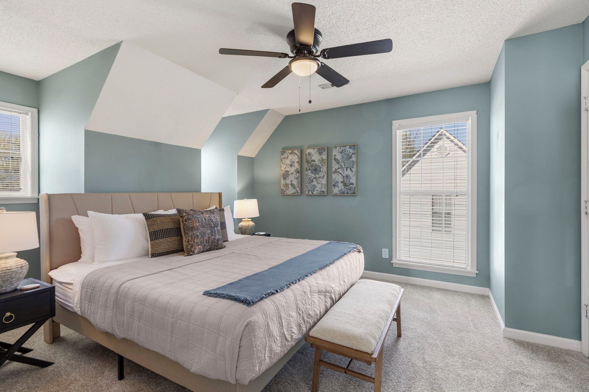 3 bedrooms, iron/ironing board, WiFi, bed sheets