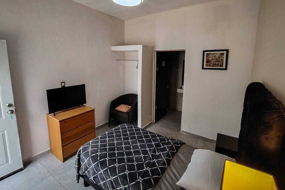 Economy Room