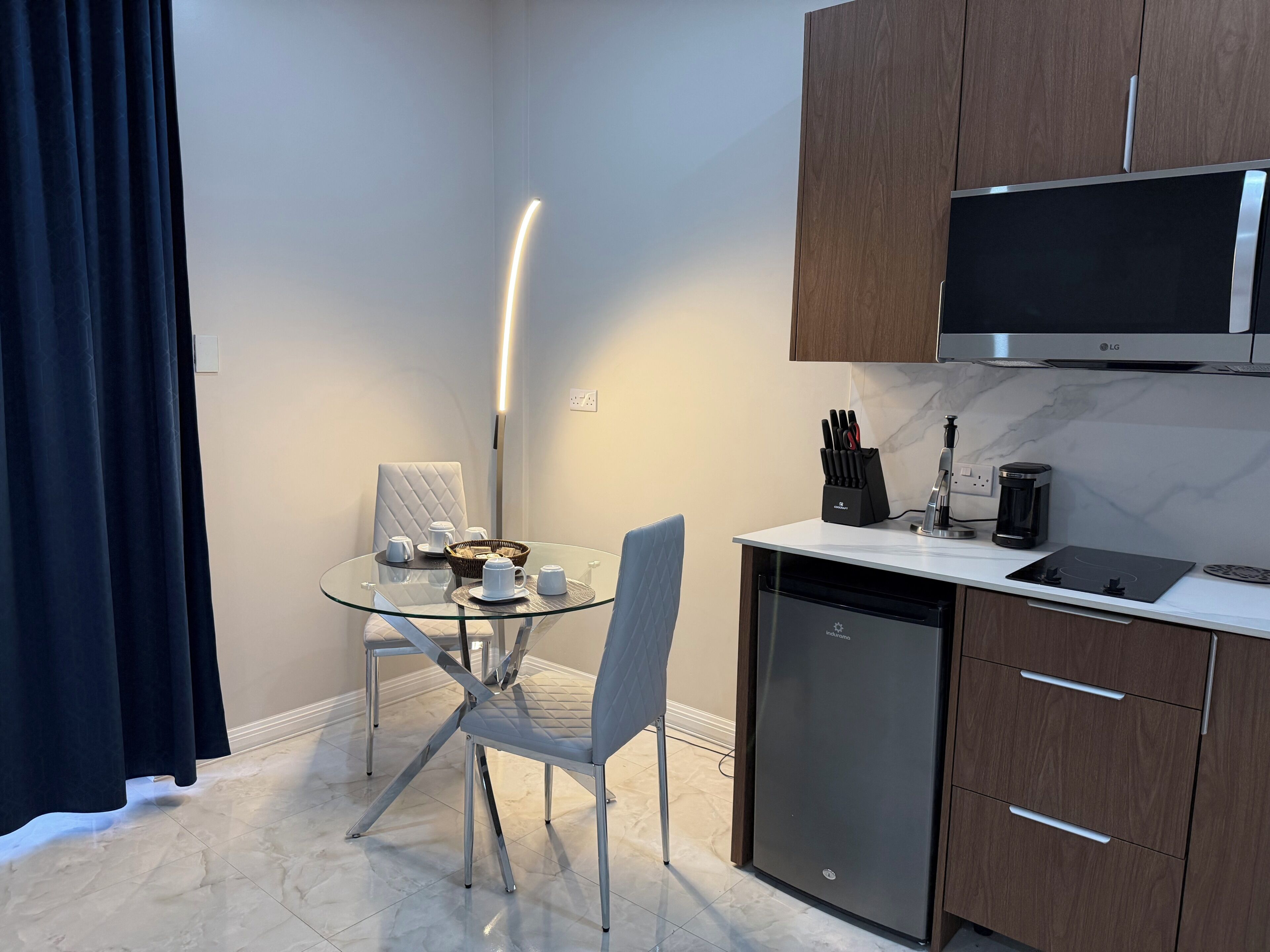 Deluxe Double Room | Dining