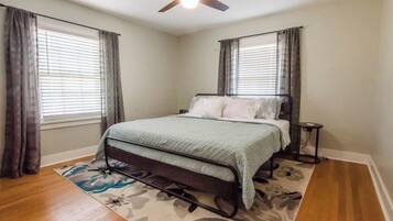 2 bedrooms, desk, free WiFi, bed sheets