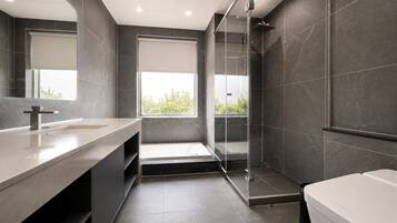 Deluxe Suite Room | Individually decorated, individually furnished, free WiFi