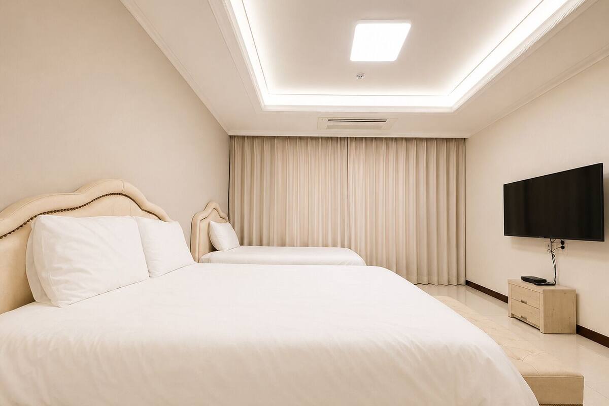 Superior Suite | Individually decorated, individually furnished, free WiFi