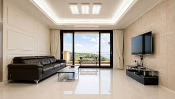 Superior Suite | Individually decorated, individually furnished, free WiFi