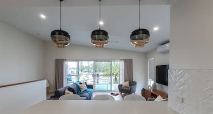 3 Bedroom Townhouse - Marina View