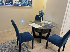 Dining - Beach getaway hidden gem (Clearwater)