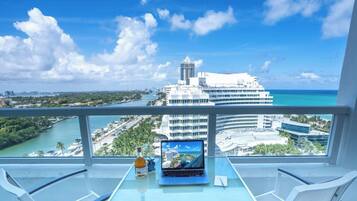 Studio, Balcony, Resort View | Outdoor dining