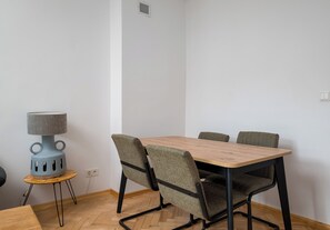Dining - Metro Racławicka Exclusive Apartment (Warszawa)
