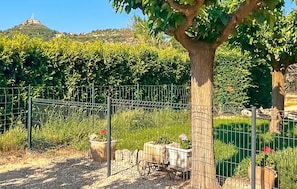 Property grounds - Stunning home in Sampzon (Sampzon)