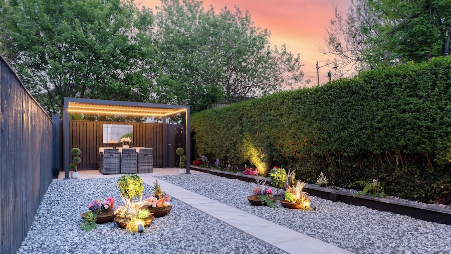 Stylish 5BR Home - Garden Pergola