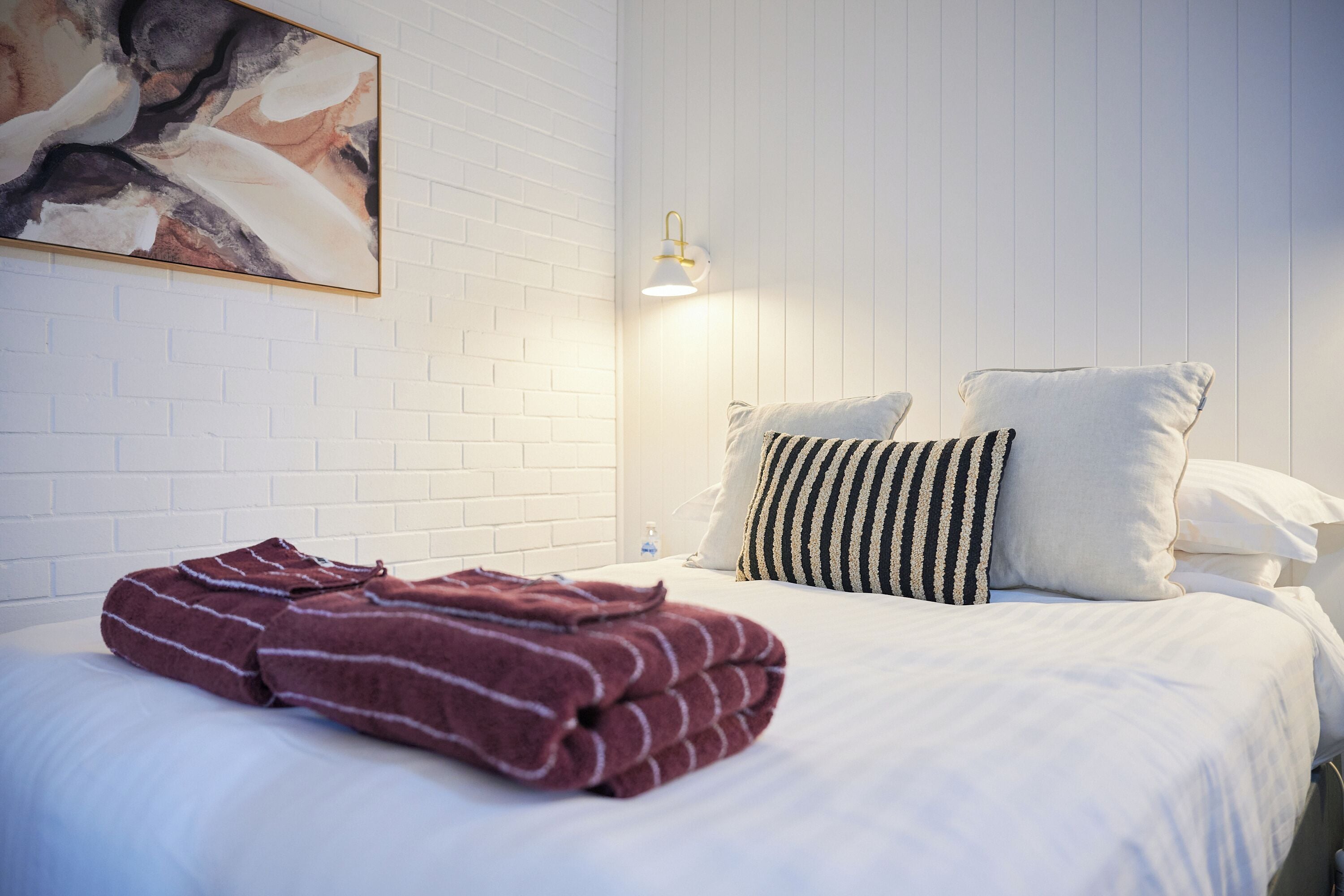Luxury Studio, Garden View | Iron/ironing board, WiFi (free)