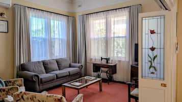 Casa superior, 4 habitaciones, vistas al jardín | Zona de estar