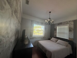3 bedrooms, iron/ironing board, free WiFi, bed sheets - Eirini’s Home (Tarpon Springs)