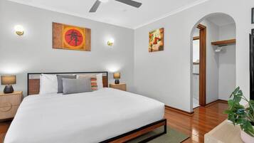 Iron/ironing board, travel cot, WiFi, bed sheets
