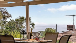 Outdoor dining - Hallett Horizon Explore Clifftops Coast and Trails (Hallett Cove)