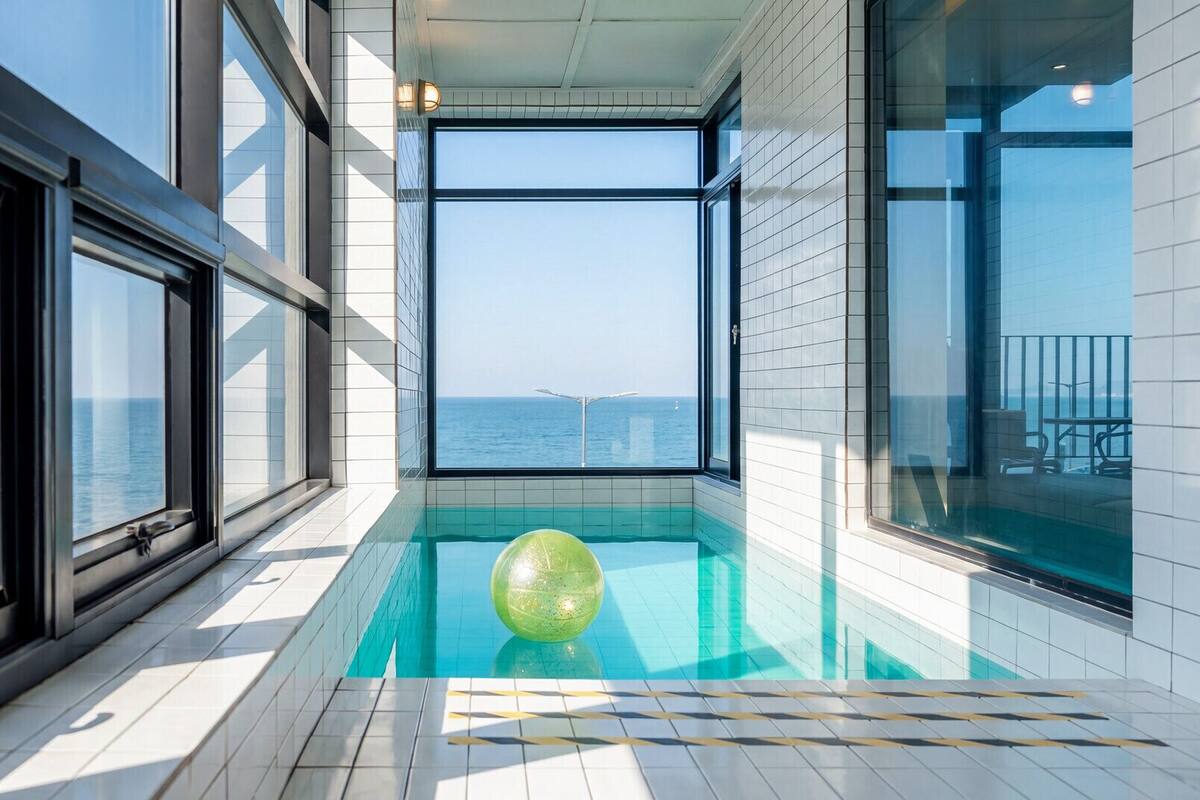 Basic Room, 1 Bedroom (H-203 (Ocean View Indoor Pool Villa))