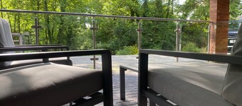 Quiet, Modern Ground Floor Annex Near Theatr Clwyd