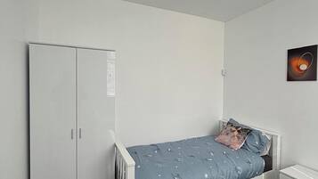 Bügeleisen/Bügelbrett, WLAN, Bettwäsche
