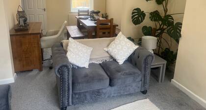 Central Sutton on Sea 4-Bed House, Sleeps 8