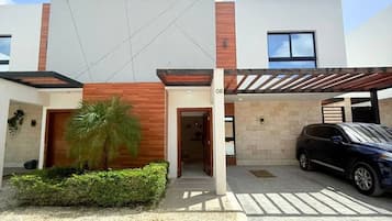 Hus