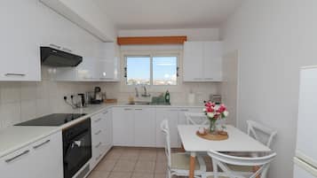 Apartemen, balkon | Dapur pribadi