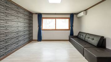 2 bedrooms, free WiFi
