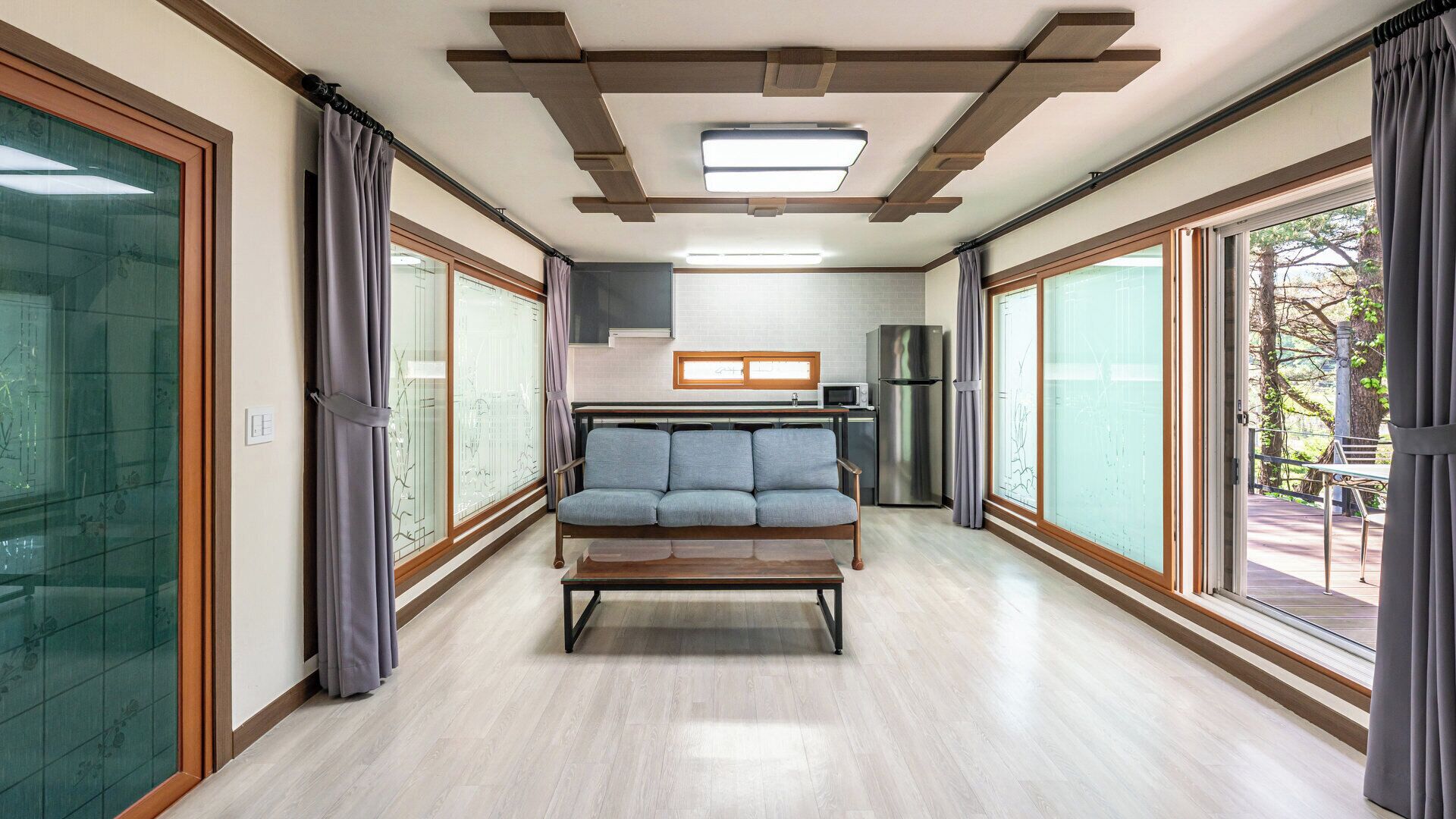 غرفة بتجهيزات أساسية - غرفتا نوم (Private House 03) | 2 عدّة غرف نوم وواي فاي مجانًا
