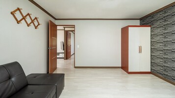 Habitación básica, 2 habitaciones (Private House 04) | 2 dormitorios y wifi gratis