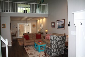 Smart TV - Cozy Court House near Flower Mound and Lewisville (Flower Mound)