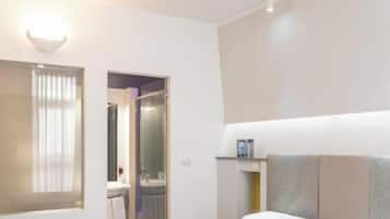 Double Room | Free WiFi, bed sheets