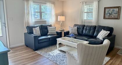 Fully renovated cottage in amenity rich waterfront community - Angola By The Bay