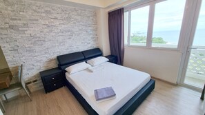 Room - Huge Lux. 2 BR Condo (100 SQM)  2 pools - Beach, Sea-views, Gym, Tours available (Lapu-Lapu City)