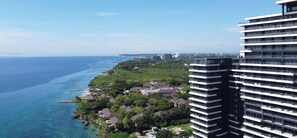 Exterior - Huge Lux. 2 BR Condo (100 SQM)  2 pools - Beach, Sea-views, Gym, Tours available (Lapu-Lapu City)