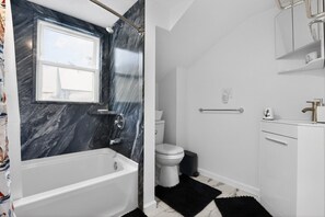 Bathroom - HarborTown Side By Side Getaway (Vermilion)
