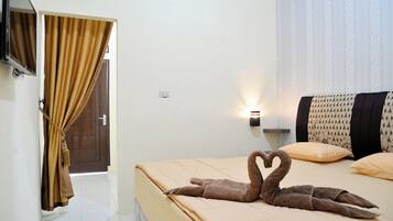 Chambre Double Supérieure, vue cour intérieure | Bureau, Wi-Fi gratuit