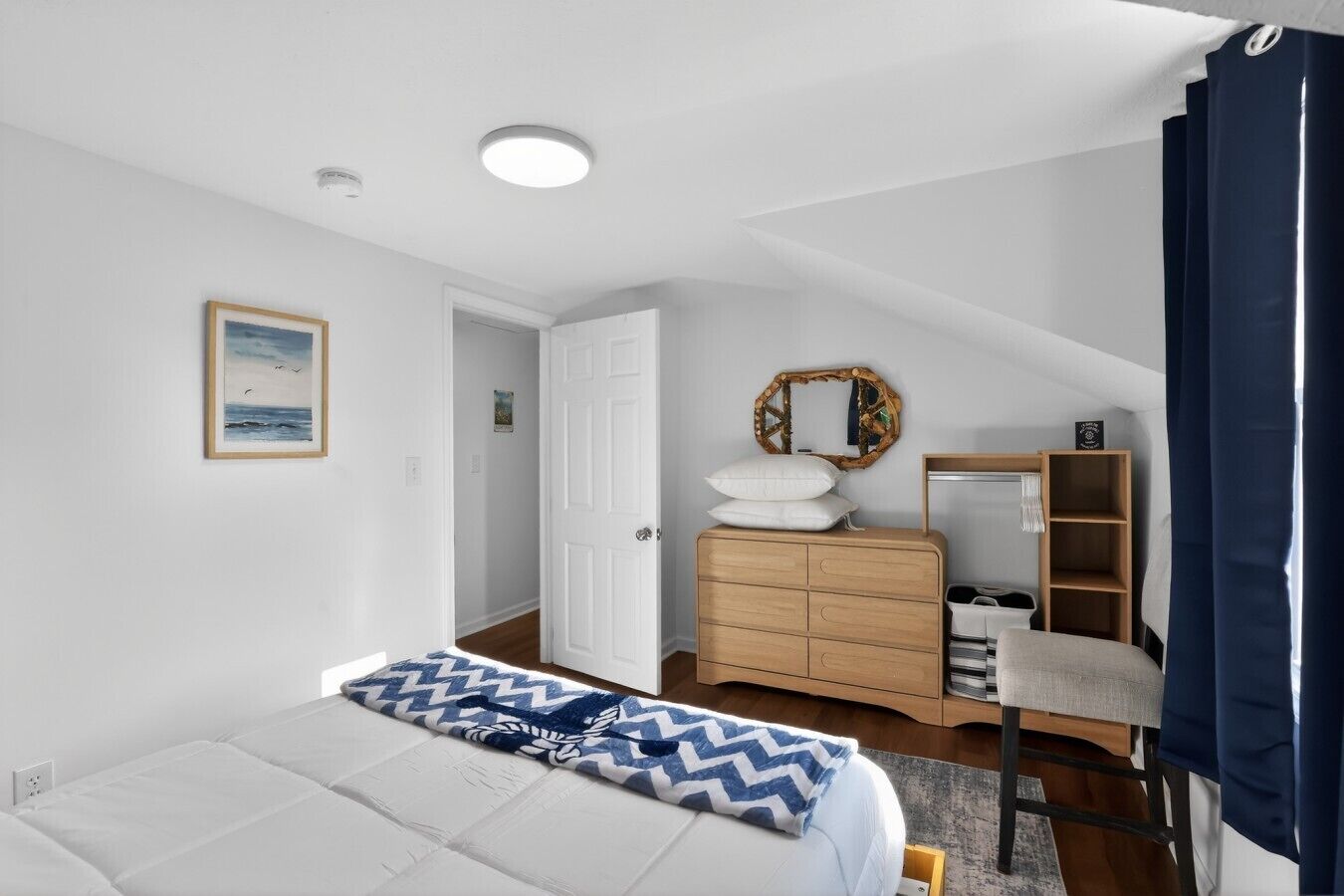 2 Schlafzimmer, Reisekinderbett