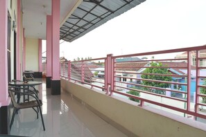 รับประทานอาหารกลางแจ้ง