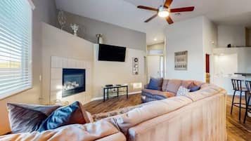 TV, fireplace