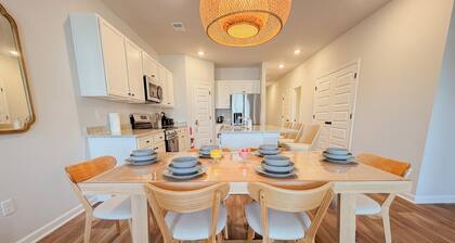 Brand New 3BR Poolside Retreat Near Beach, Golf & Tanger Outlets
