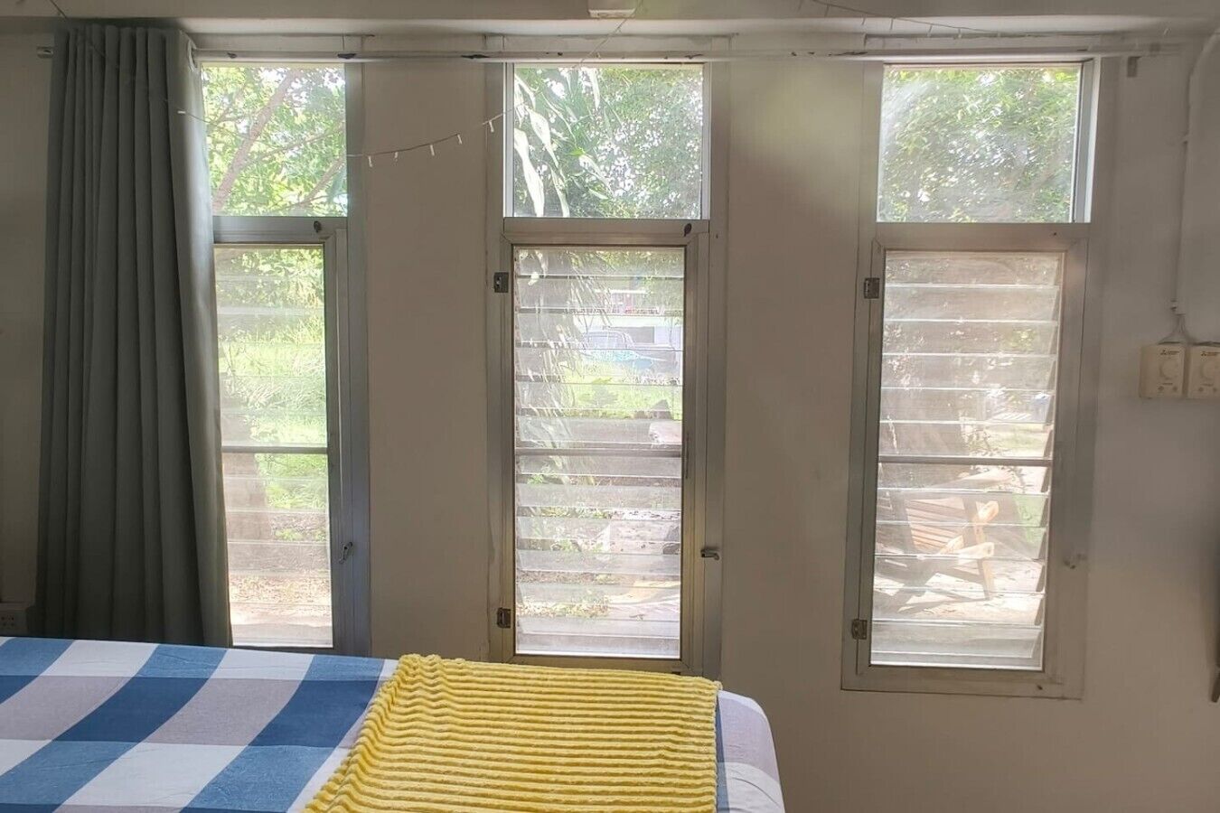 Desk, iron/ironing board, travel crib, WiFi