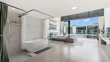 House, Balcony | Bathroom | Free toiletries, hair dryer, slippers, towels